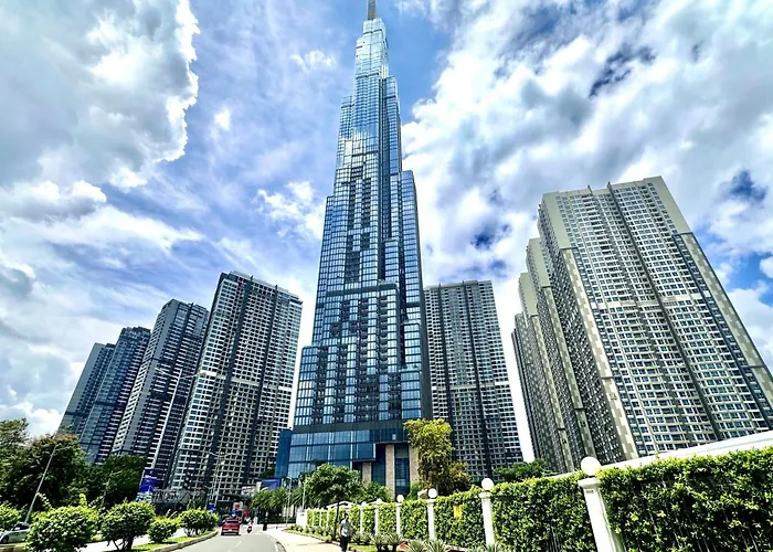 Chalton Suites - Landmark 81 Area, Ice Rink & Grand Park